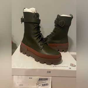 🚨 SOLD 🚨 Moncler “Carinne” boots